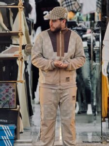 LV– Signature“ Monogram  ”